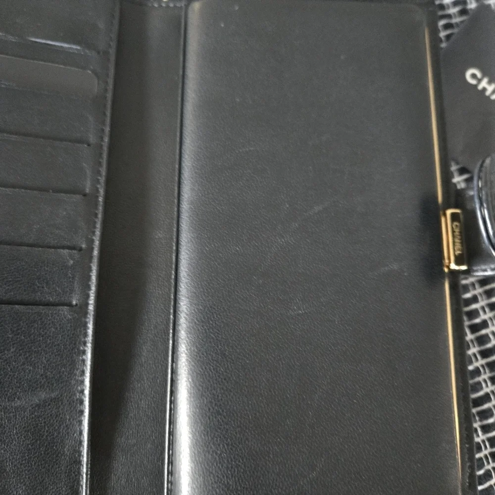 Chane CC Logol Black Leather Wallet